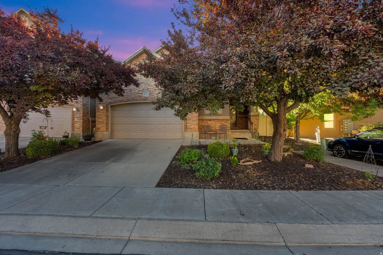 13712 Mount Cortina Way - Photo 1