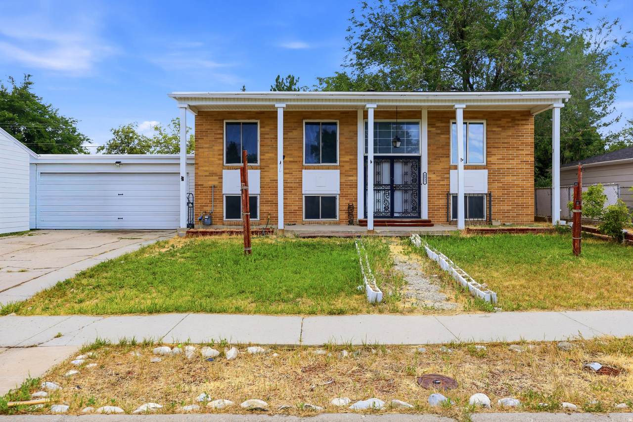 4937 Mandan Ave - Photo 1