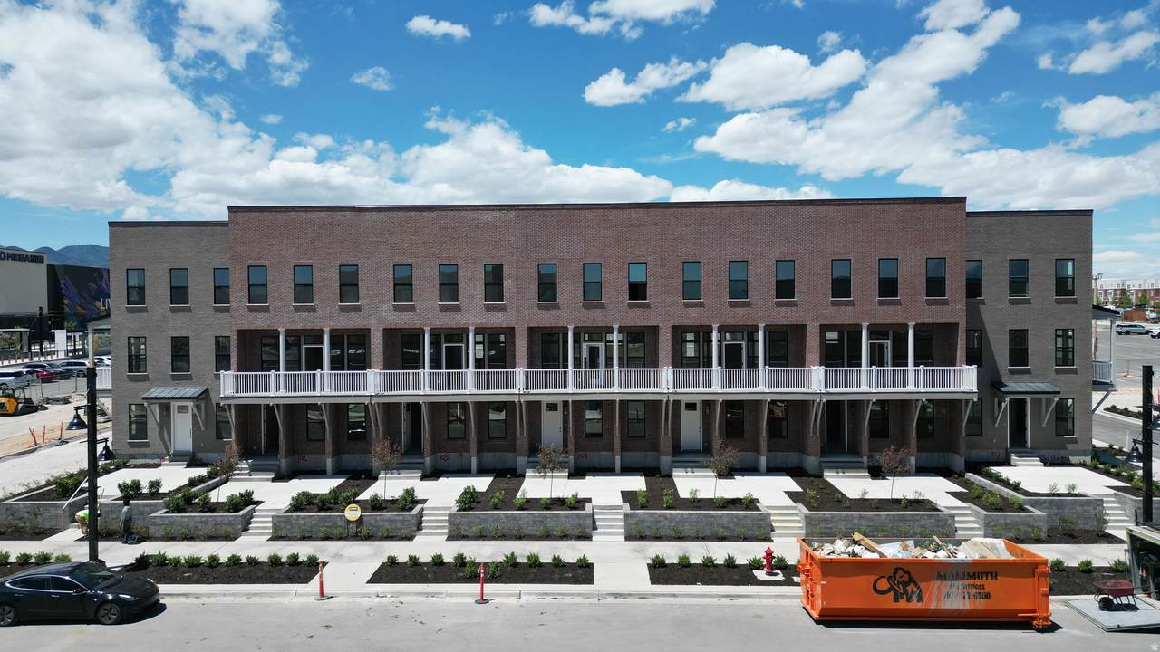 5400 Center Field Dr - Photo 1