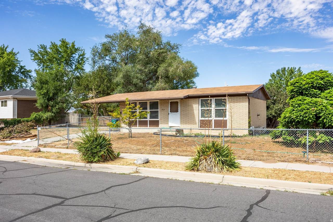 9810 Darin Dr - Photo 1