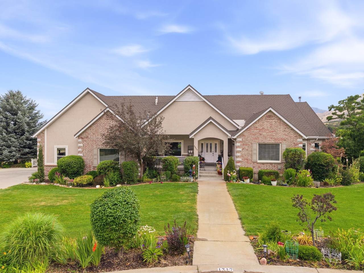 1317 South Pond Cir - Photo 1