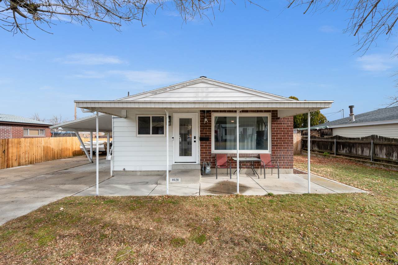 8628 Helen Dr - Photo 1