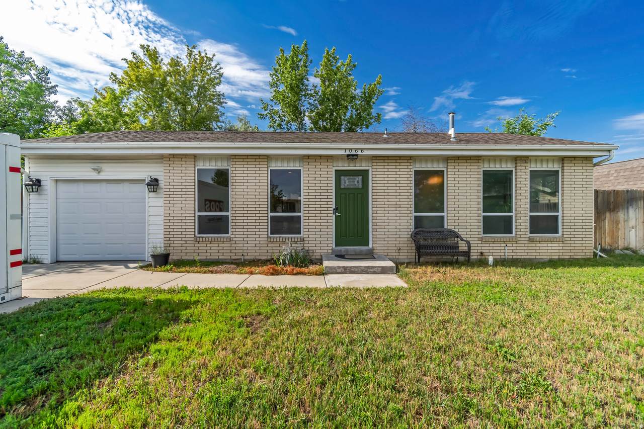1066 Violet Cir - Photo 1