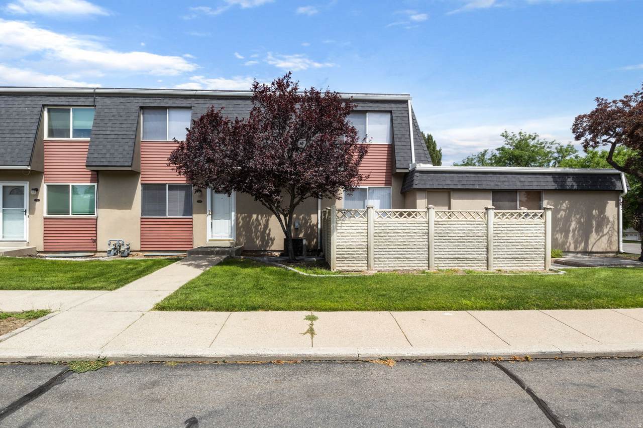 9744 Yorkshire Dr - Photo 1