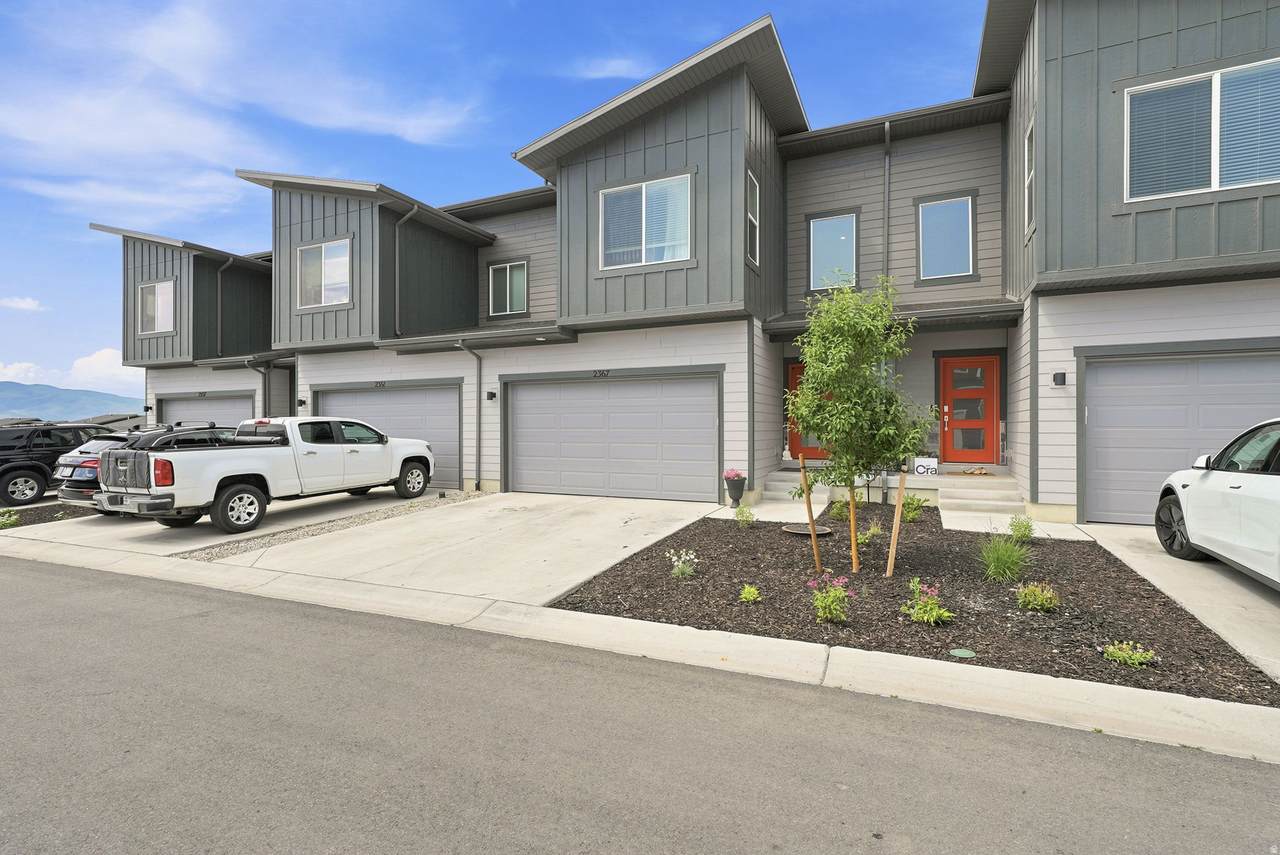 2367 Wildwood Ln - Photo 1