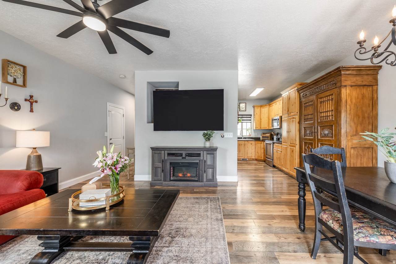 598 Wyngate Pointe Ln - Photo 1