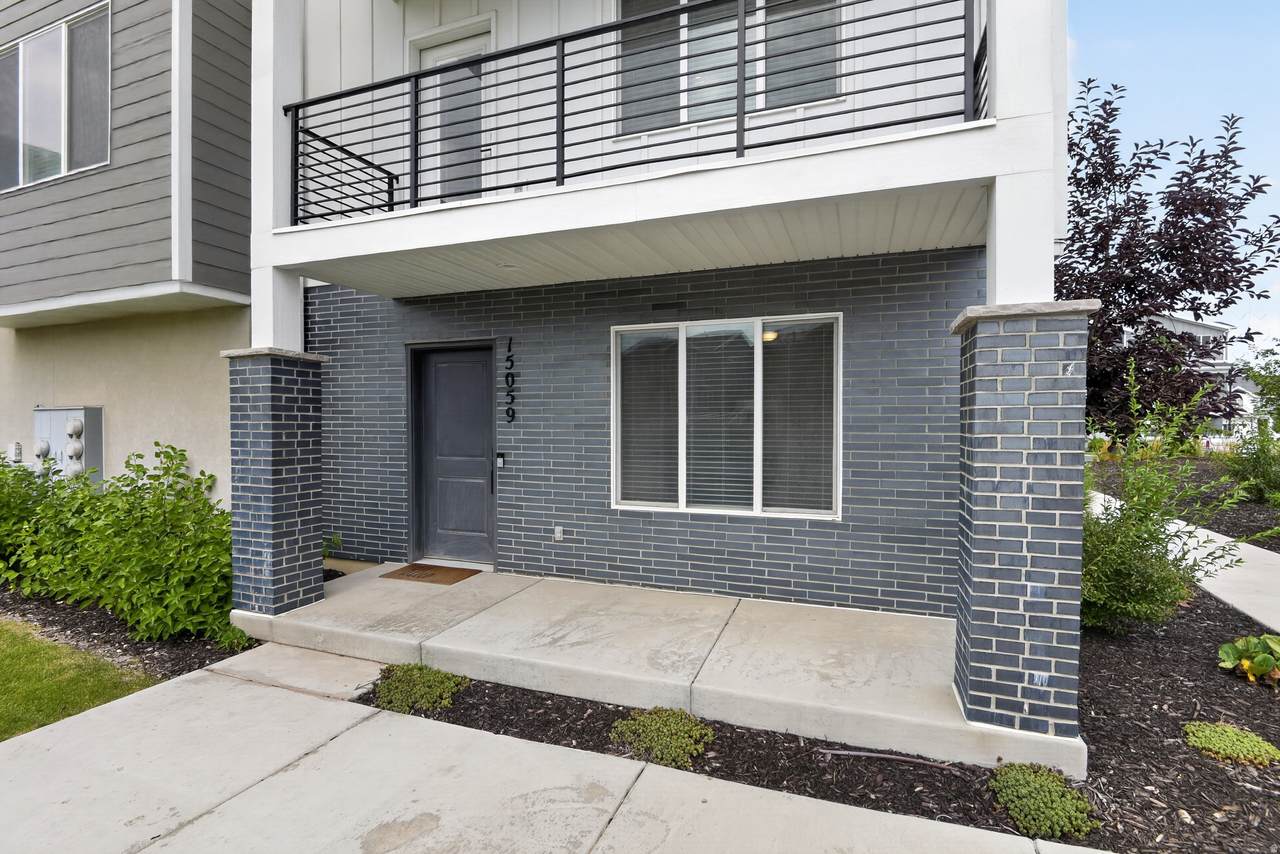 15059 Reins Way - Photo 1