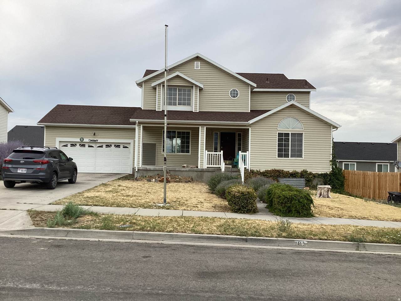 705 310 - Photo 1