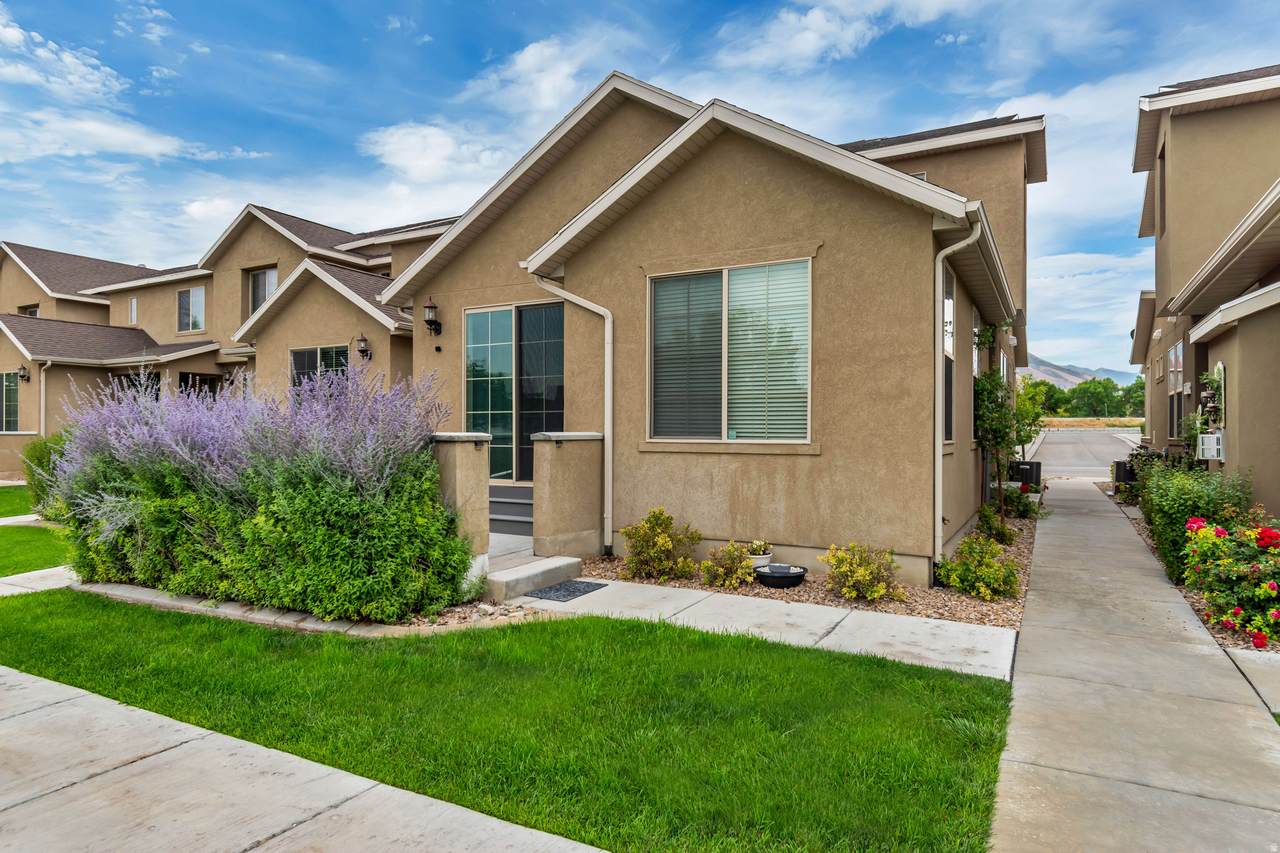 371 Vancott Way - Photo 1