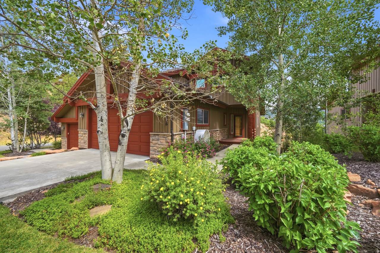 3356 Cedar Drive - Photo 1