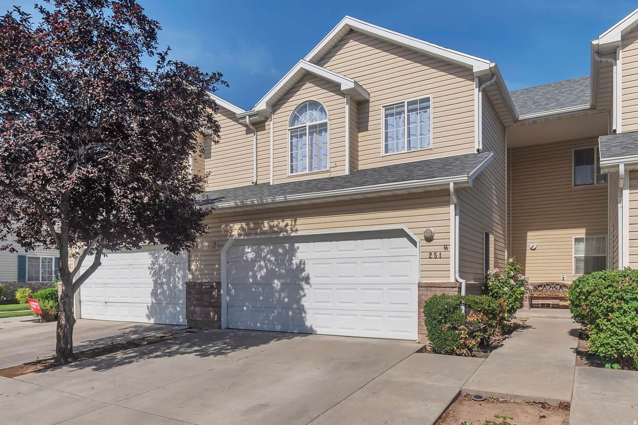251 Parkside Ct - Photo 1