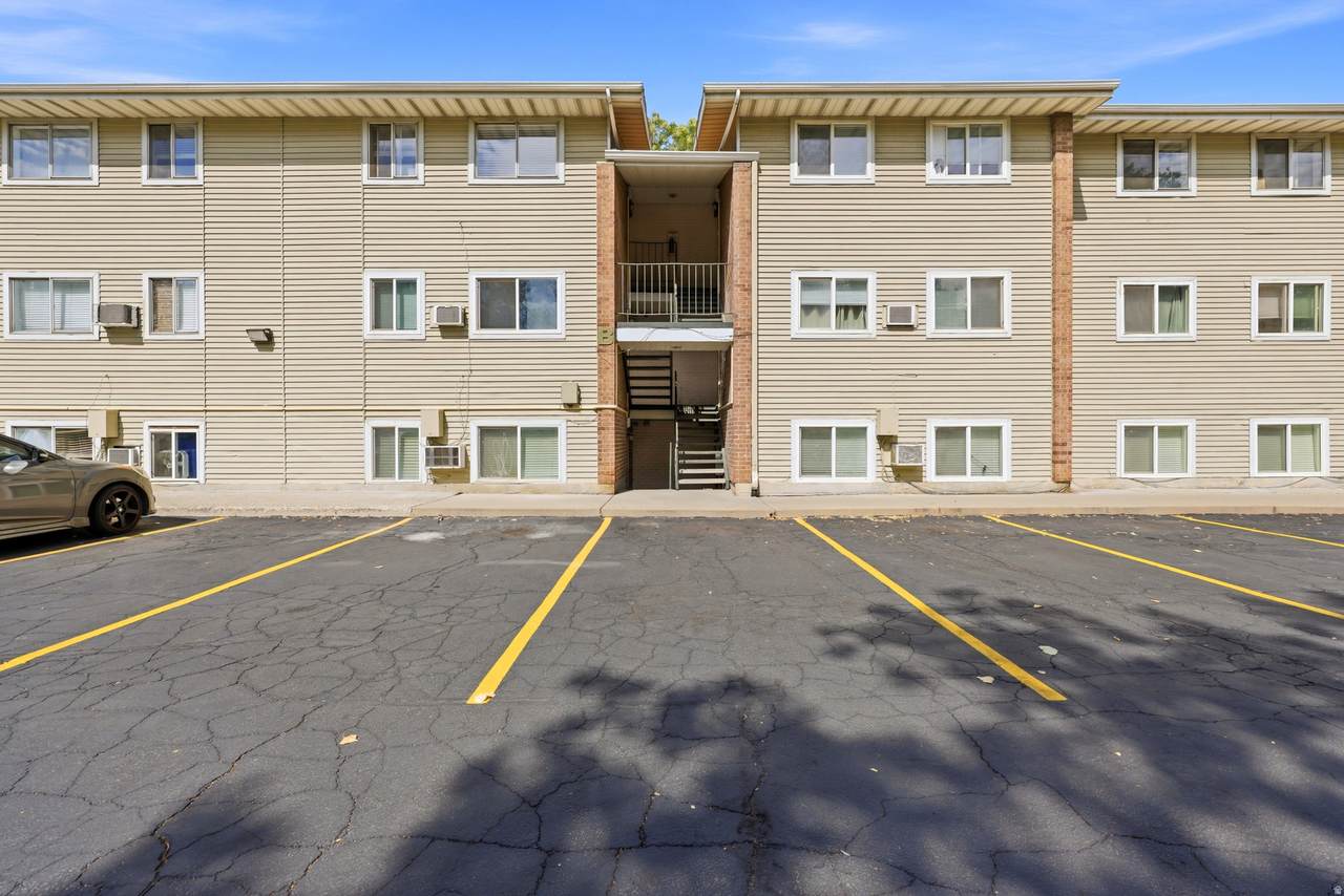 217 Foss St - Photo 1
