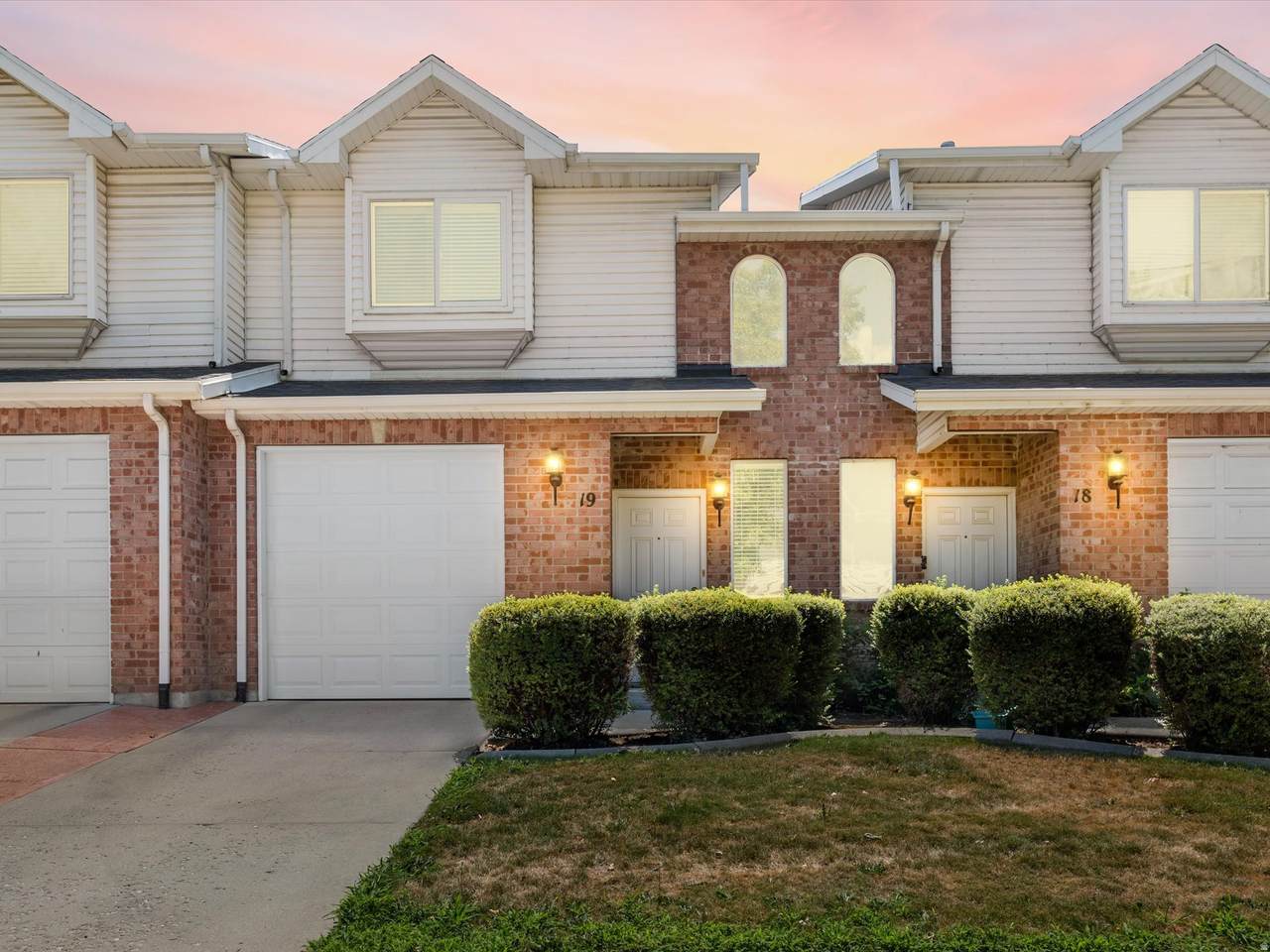 105 Peregrine Ln - Photo 1