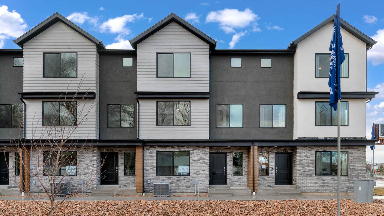 1453 470 St - Photo 1