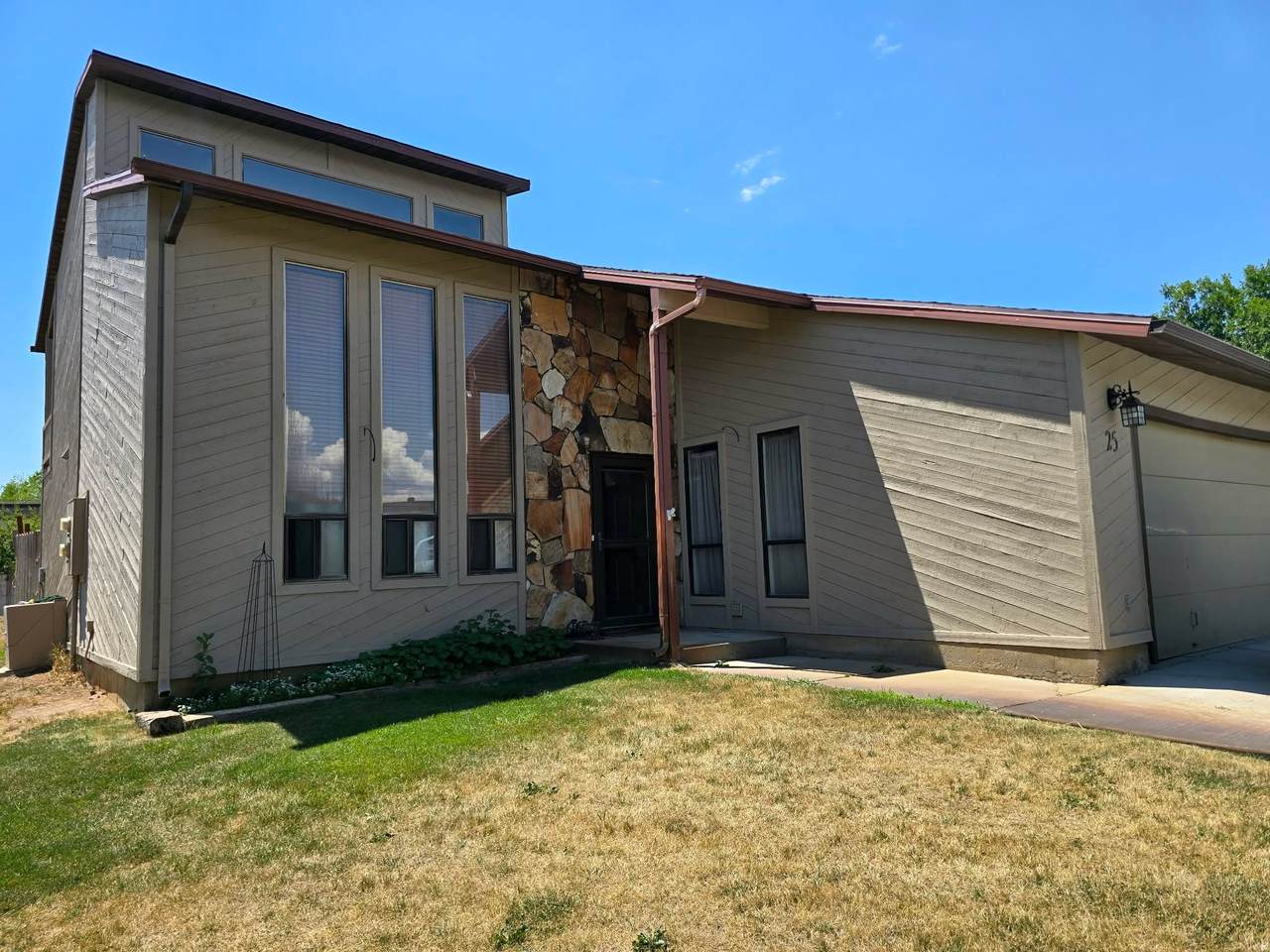 25 Park Cir - Photo 1