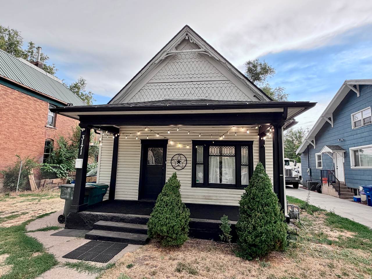 3171 Porter Ave - Photo 1