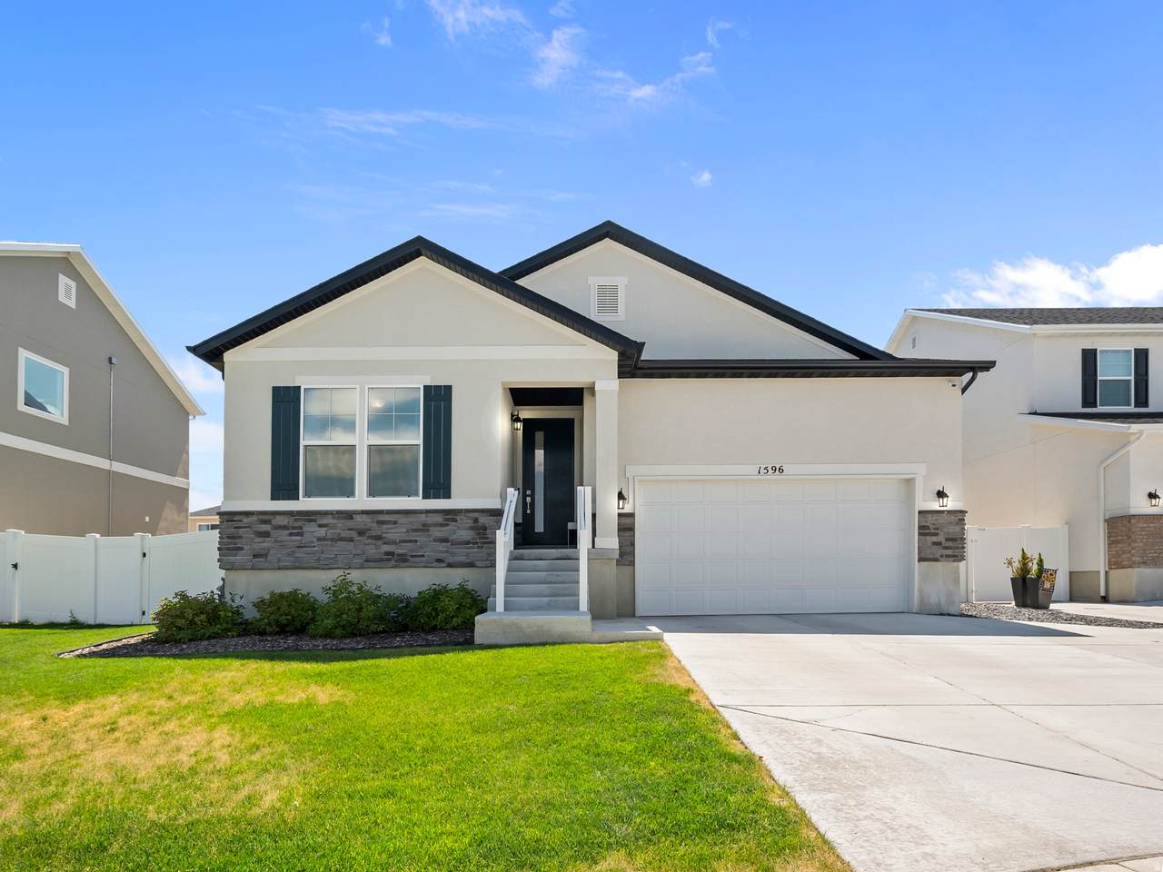 1596 Berra Blvd - Photo 1