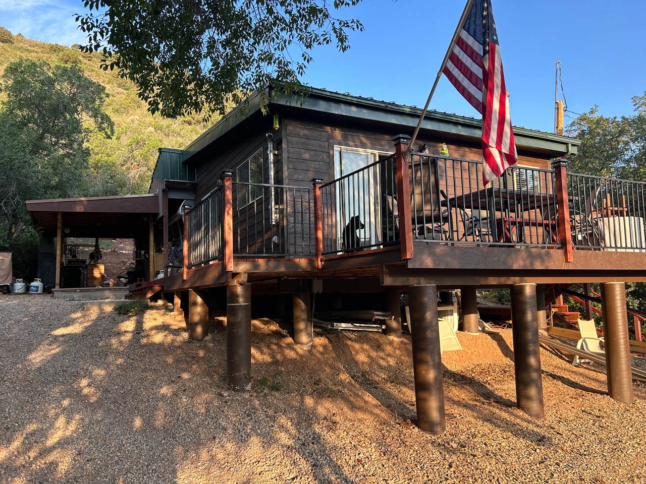 1049 Lewis Dr - Photo 1