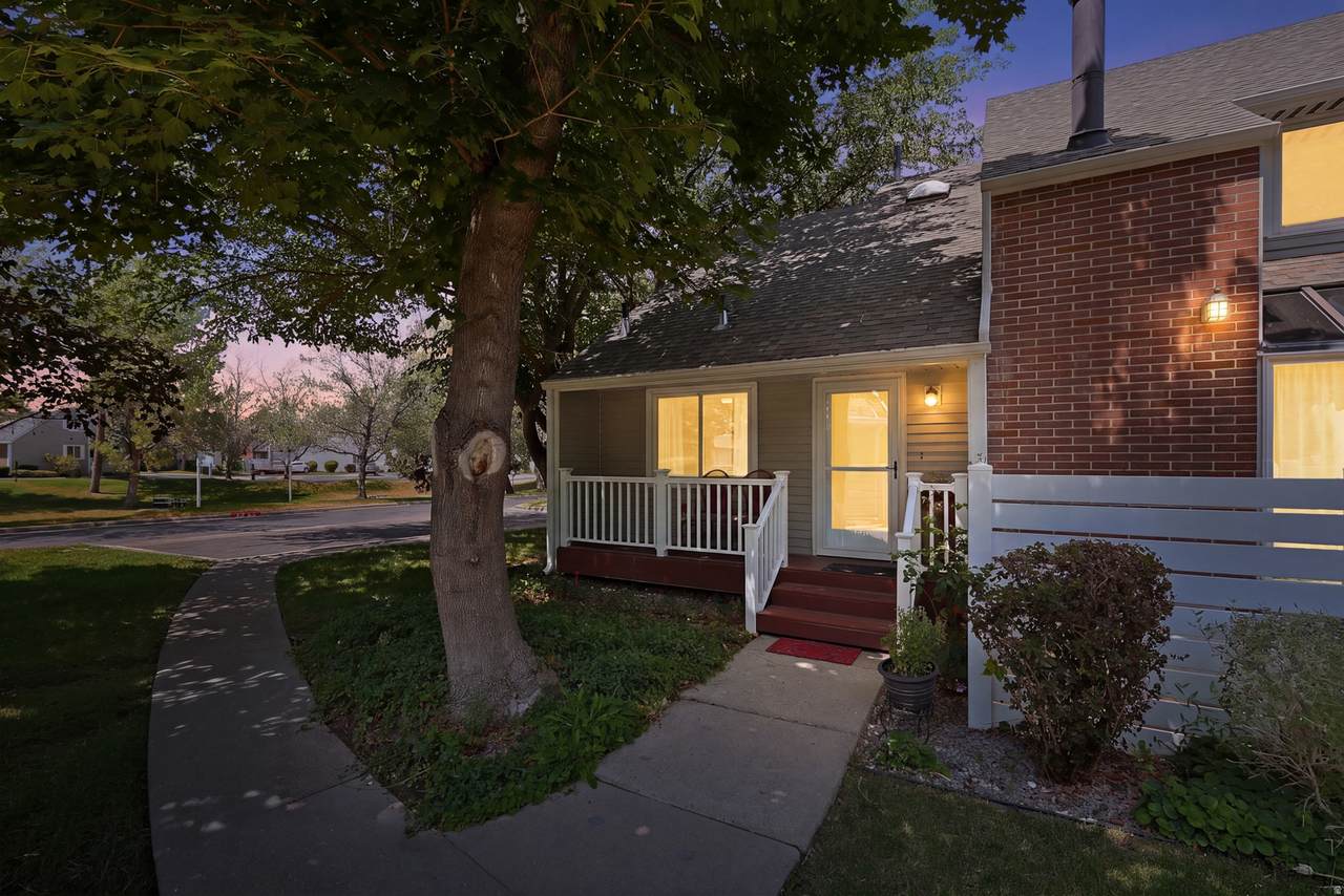 985 Essex Court Way - Photo 1