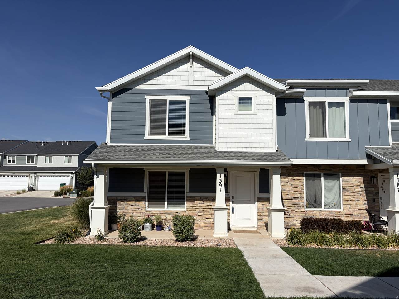 1391 Oakdale Dr - Photo 1