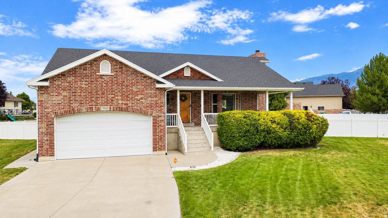 1133 Bridgecreek Ln - Photo 1