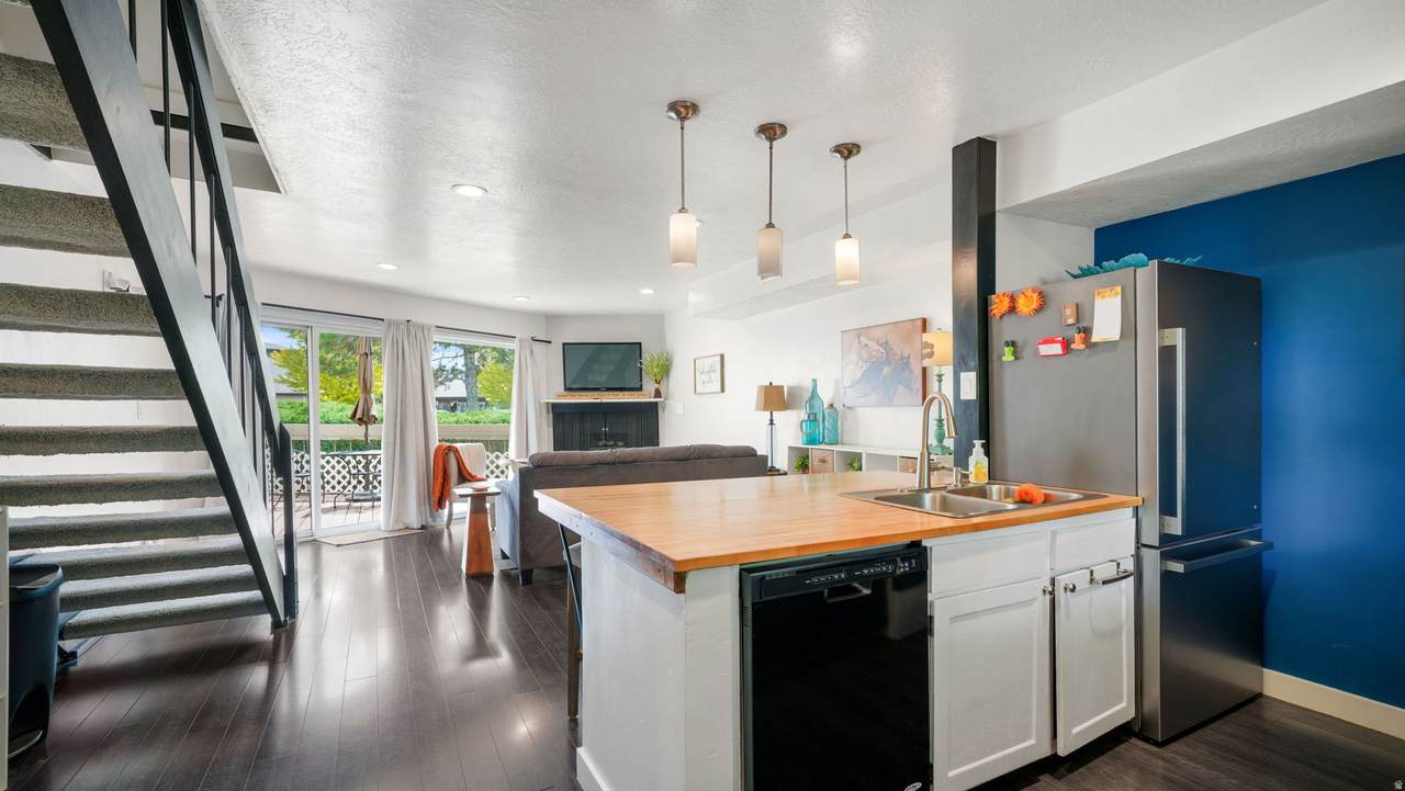 5323 Ben Davis Park - Photo 1