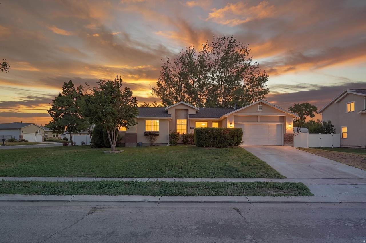 8434 Windmill Dr - Photo 1