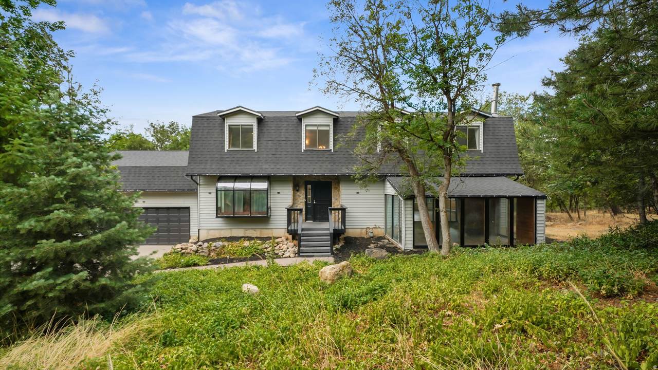 90 Broadhollow Dr - Photo 1