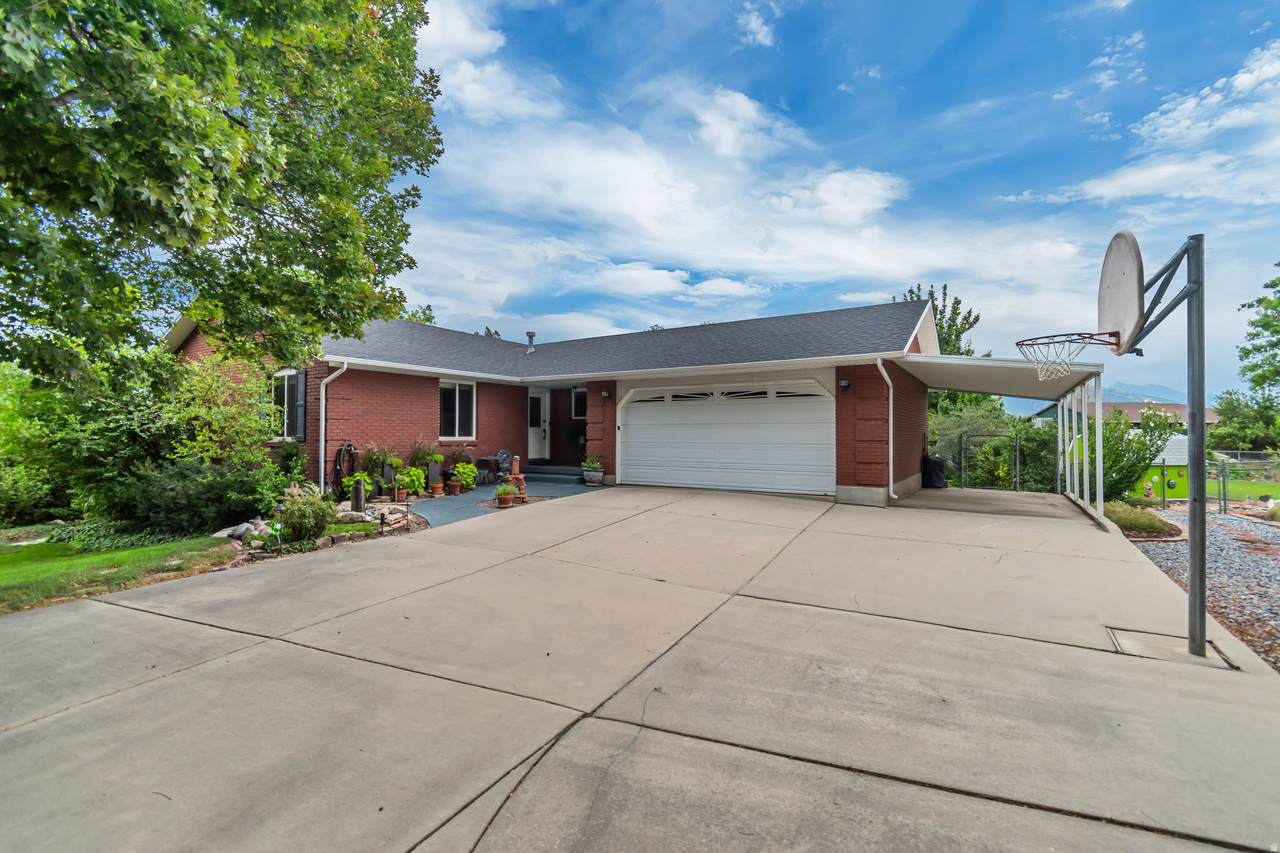 9801 Amberwood Cir - Photo 1