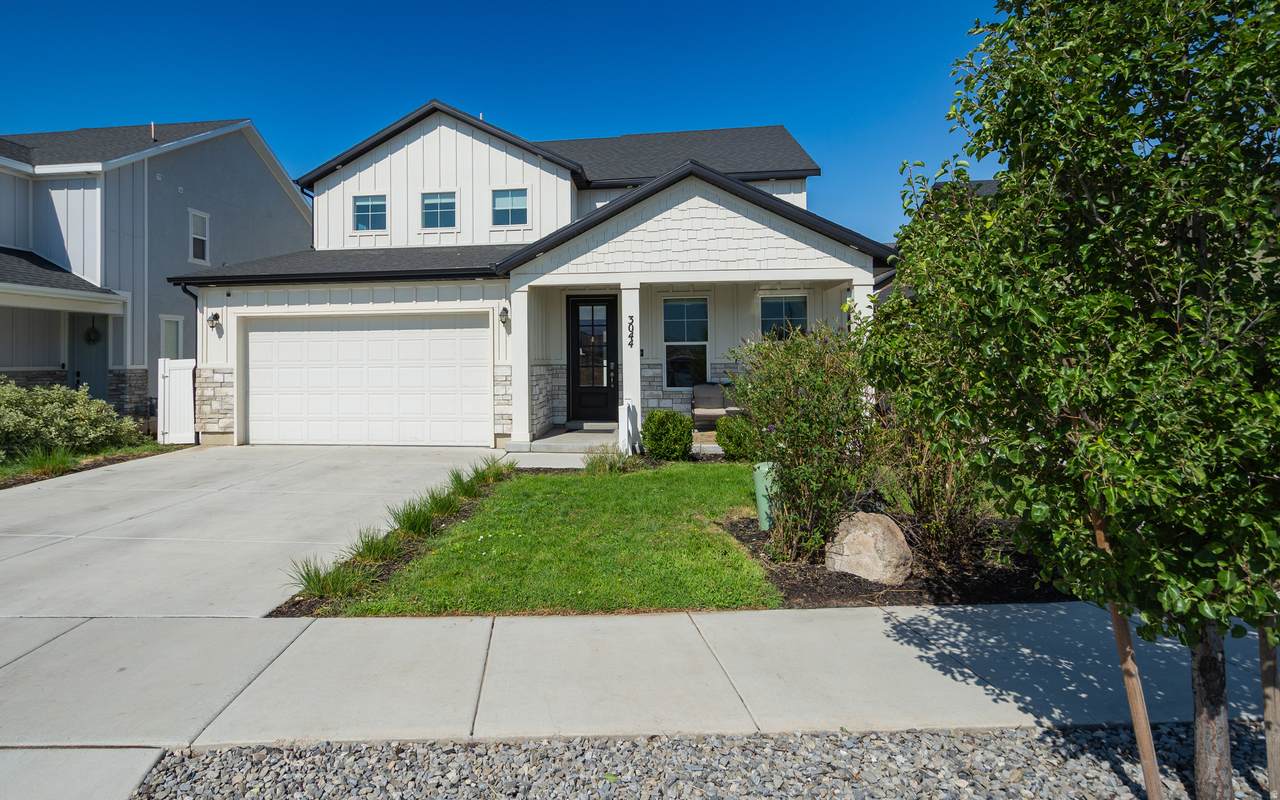 3044 Edgewater Ln - Photo 1