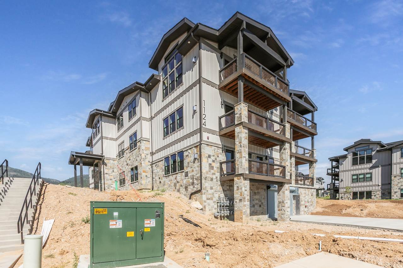 1124 Vos Cir - Photo 1