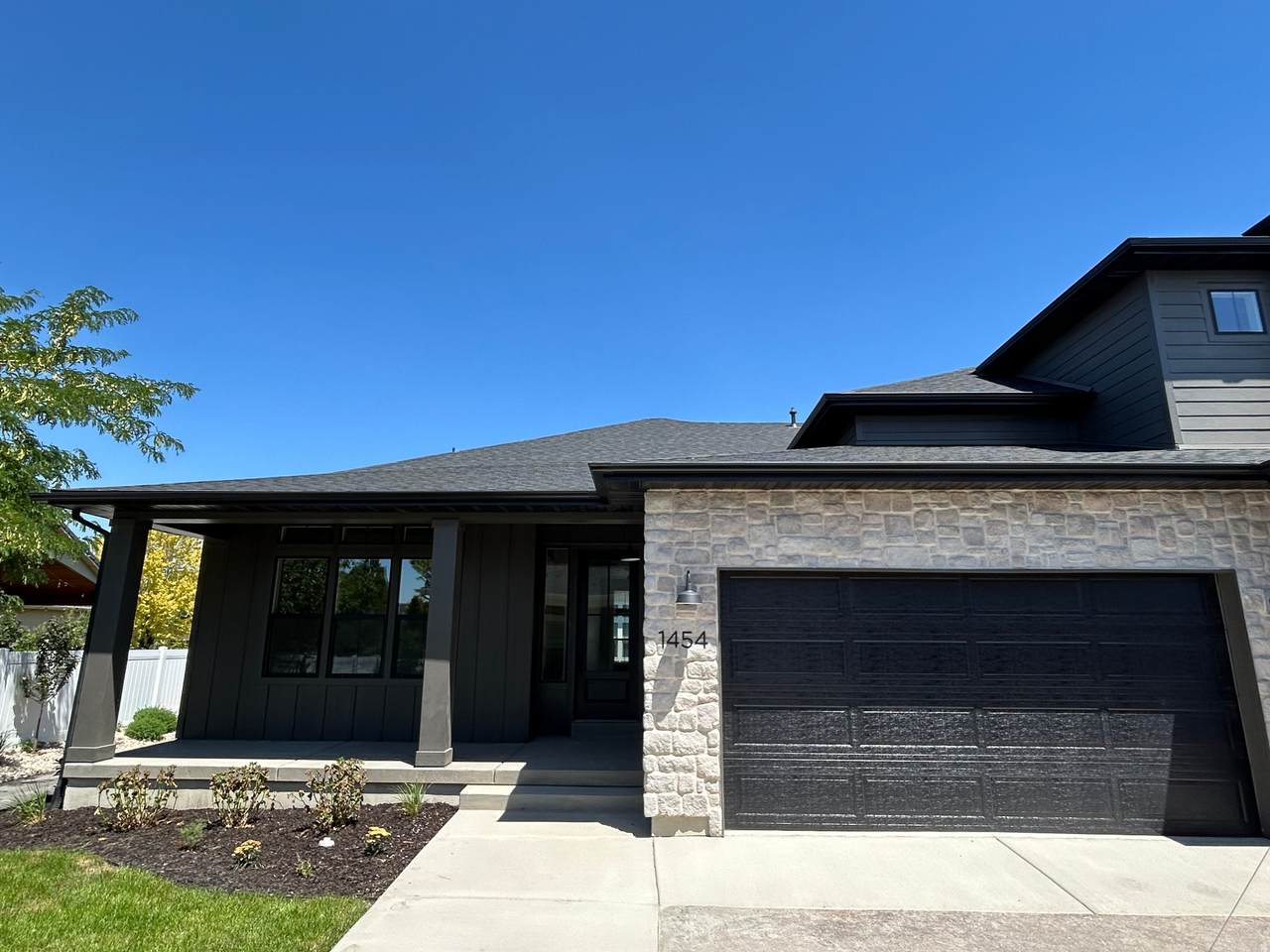 1454 Pleasant View Dr - Photo 1