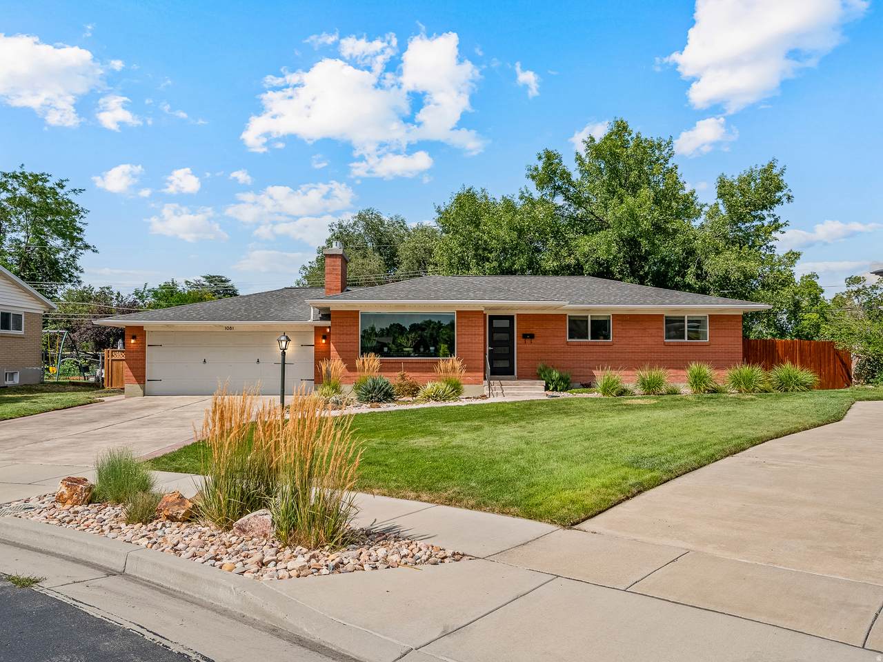 1081 Wesley Rd - Photo 1