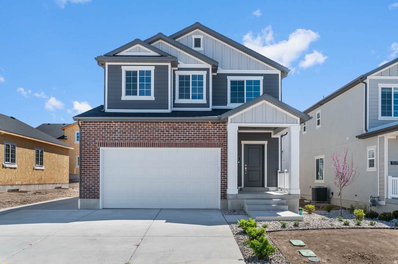 8211 Diamond Peak Way - Photo 1