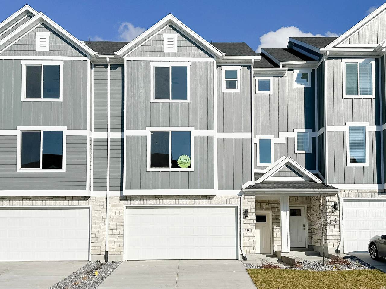 924 Mountain Hollow Way - Photo 1