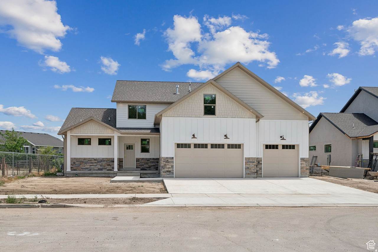 1471 Colbey Loop - Photo 1