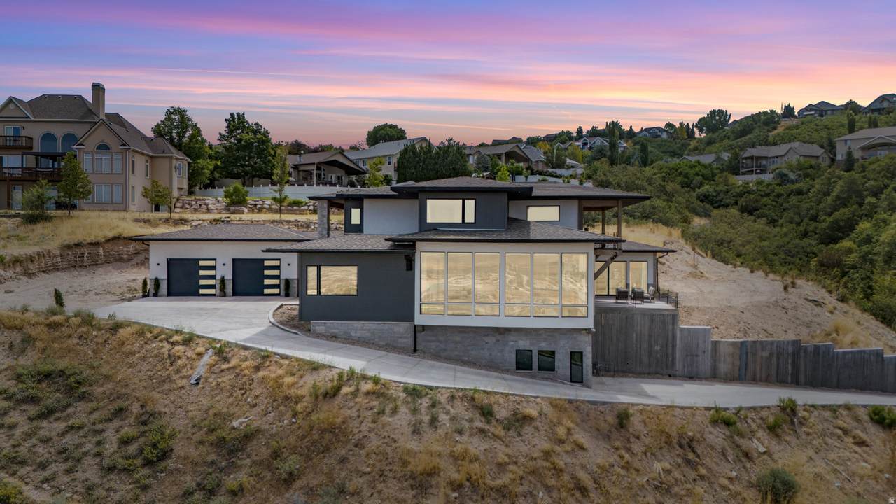 491 Cynthia Way - Photo 1