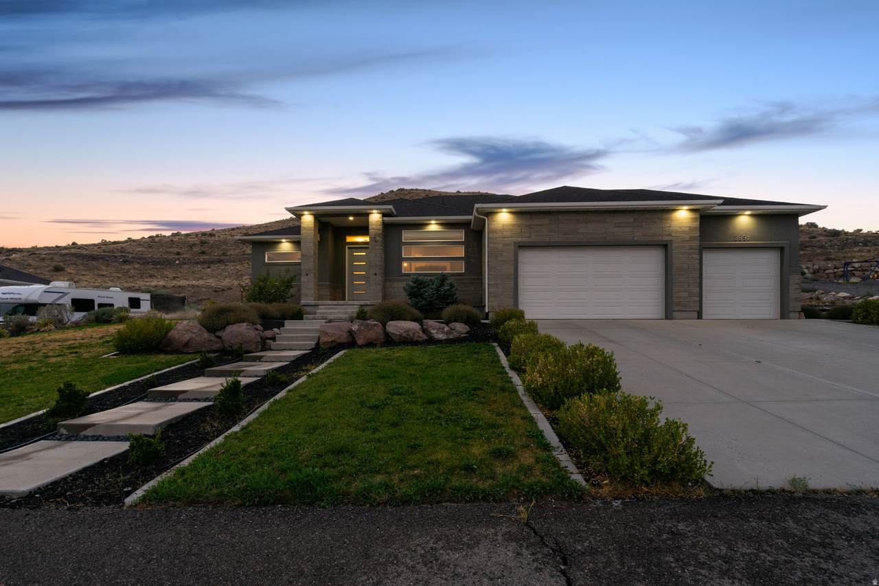 2891 Sunset Dr - Photo 1