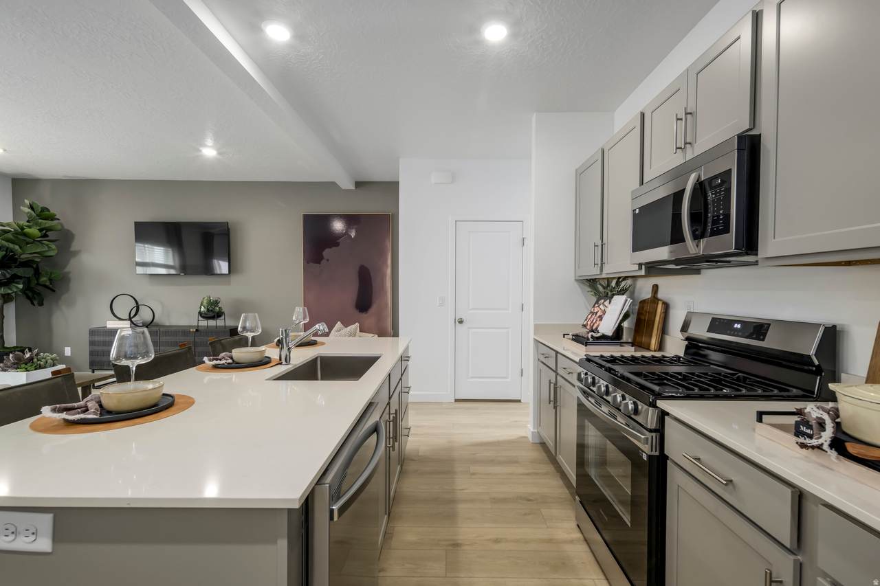 1611 Viola Ln - Photo 1