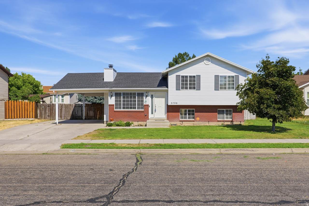 3799 Foxglen Dr - Photo 1