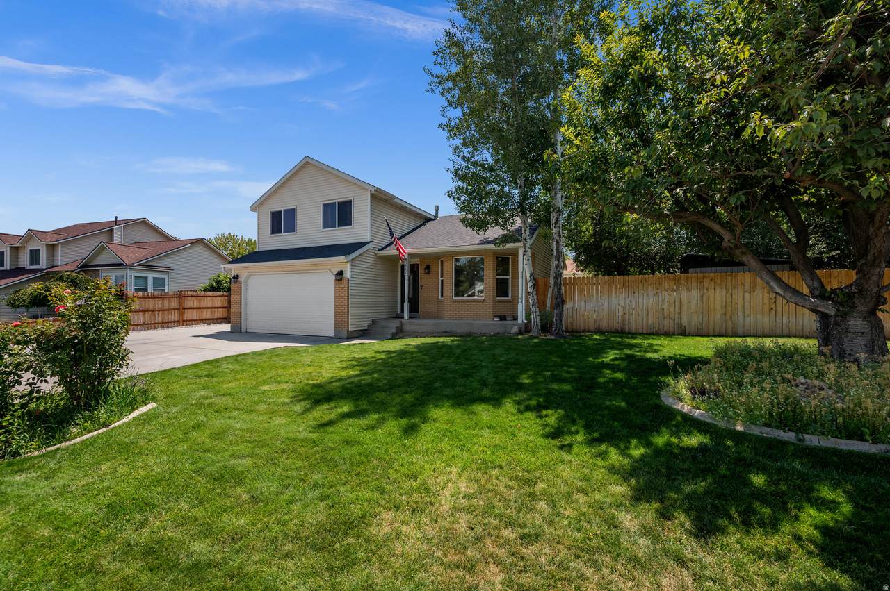 3947 Donalbain St - Photo 1
