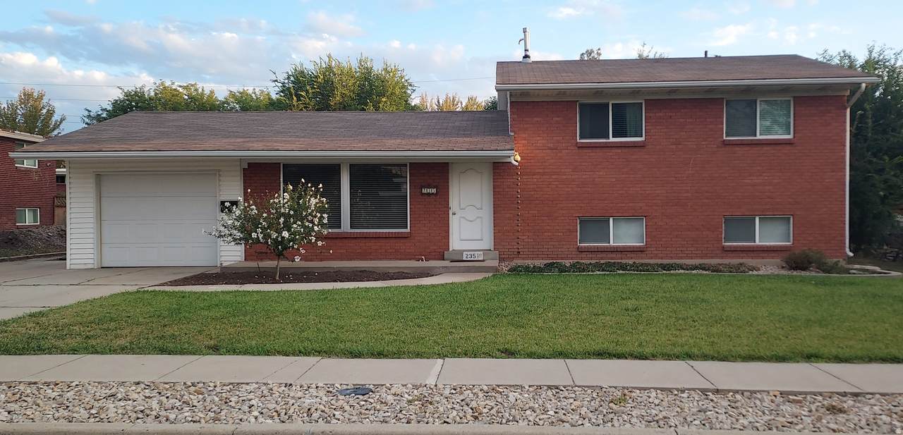 235 1400 - Photo 1