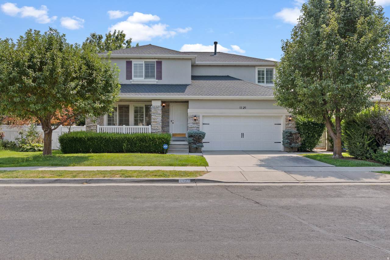 1121 Oakridge Park Dr - Photo 1