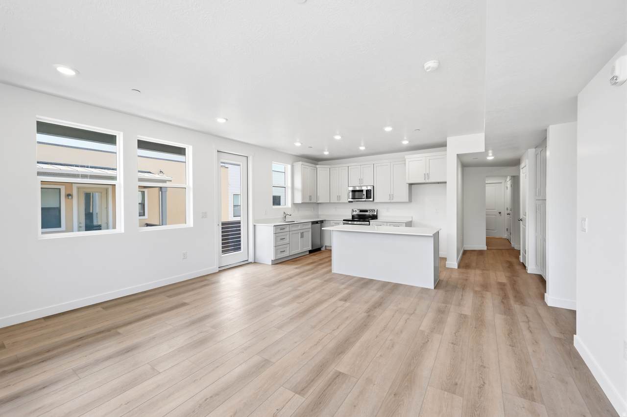 8333 Iris Lumi Ln - Photo 1
