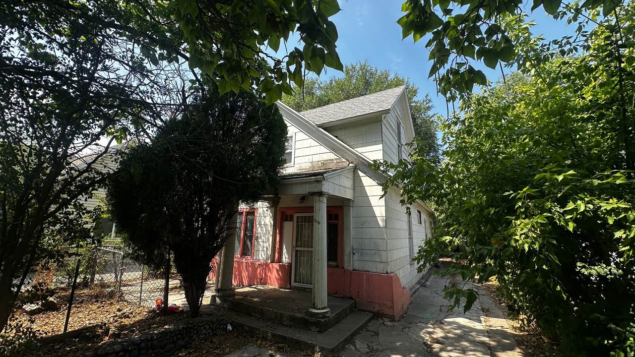2911 Lincoln Ave - Photo 1