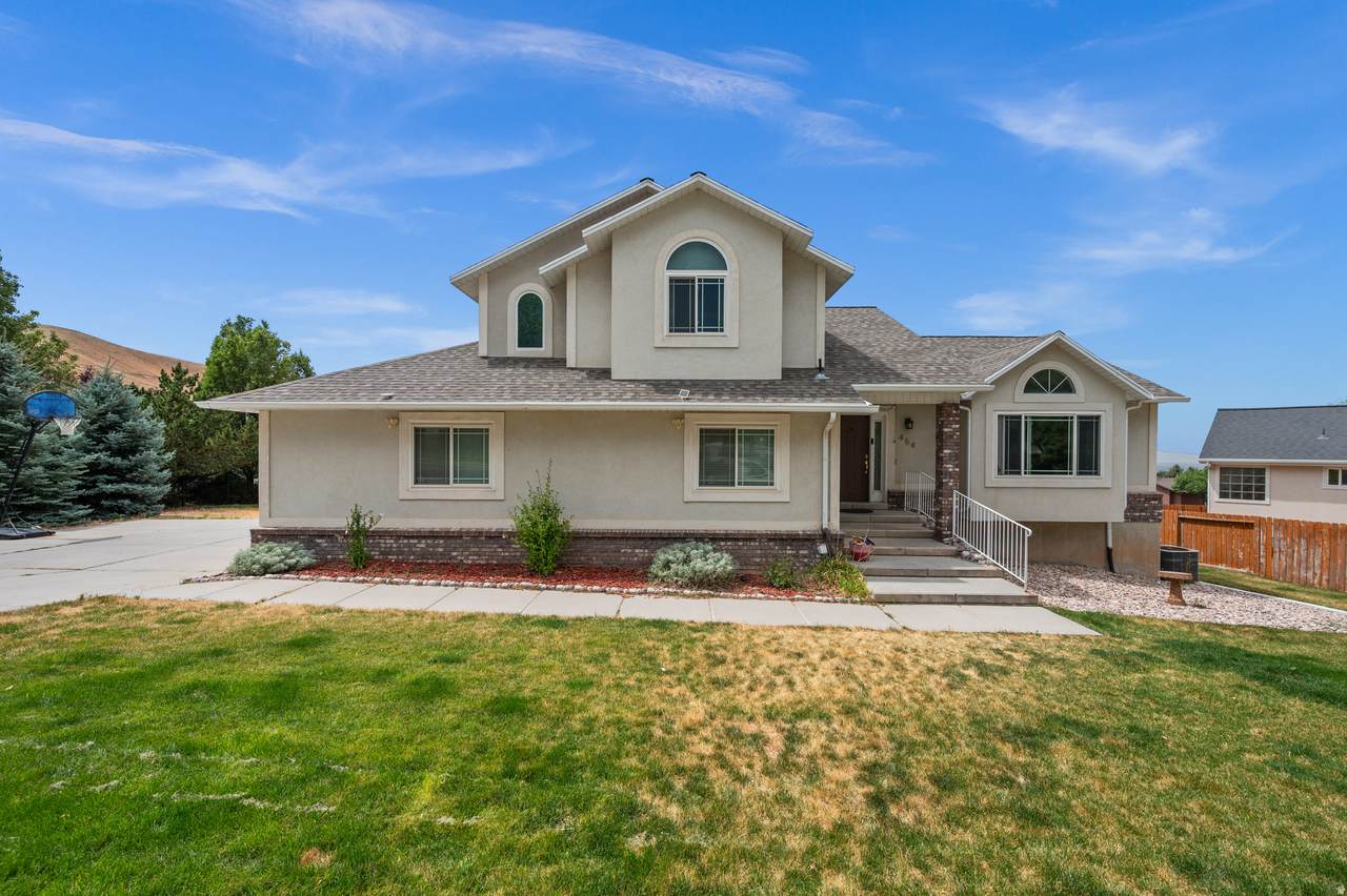 454 Deer Hollow Rd - Photo 1