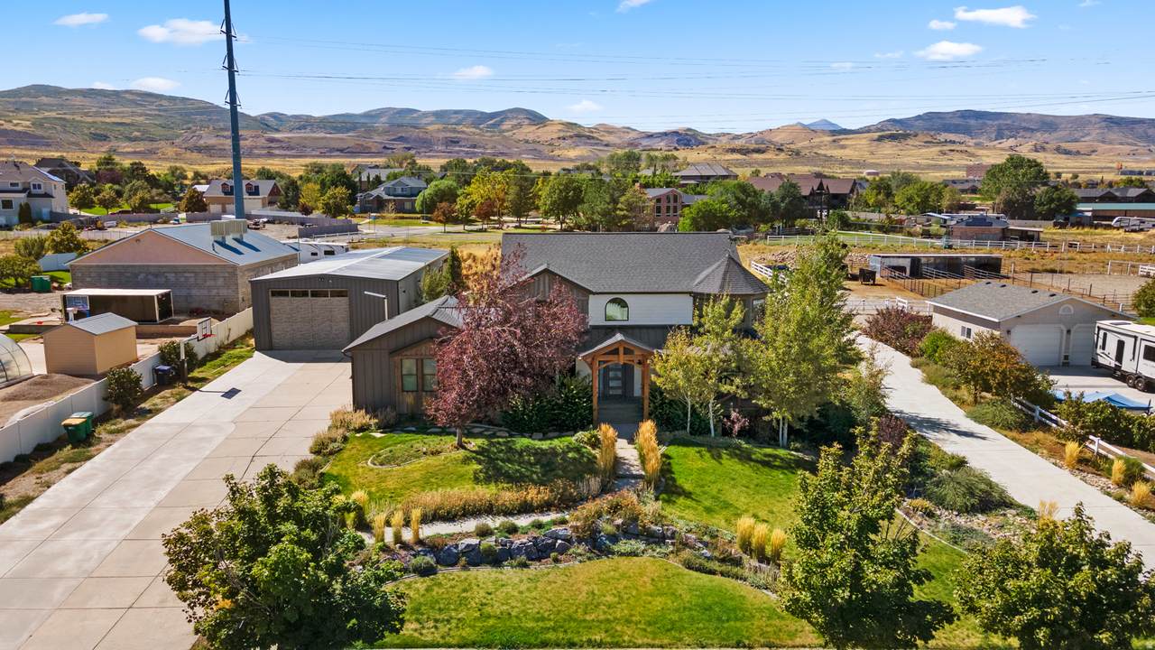 15258 Mountainside Dr - Photo 1