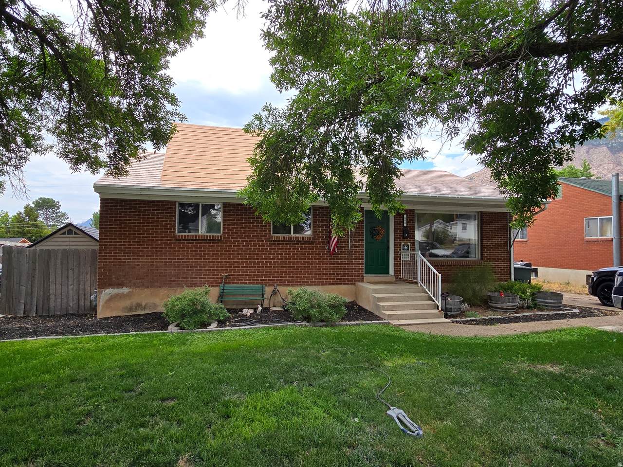686 2ND St - Photo 1