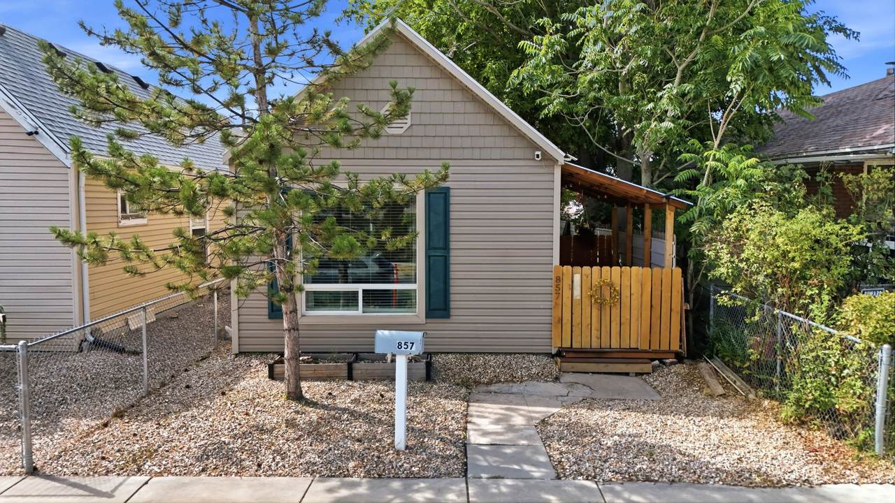 857 Simondi Ave - Photo 1