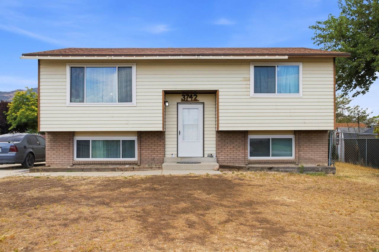 3742 Armoridge Dr - Photo 1